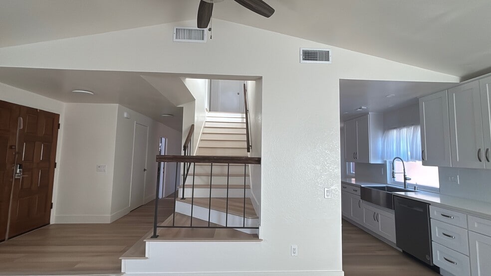 Building Photo - 7795 Canyon Point Ln