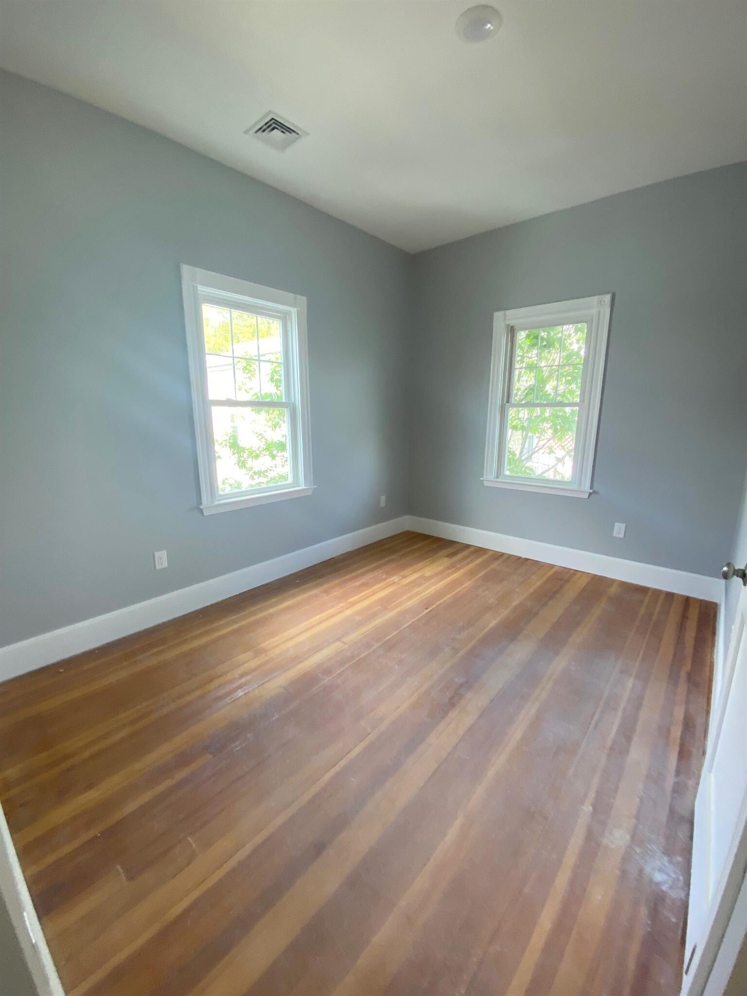 Building Photo - 32 Putnam Ave