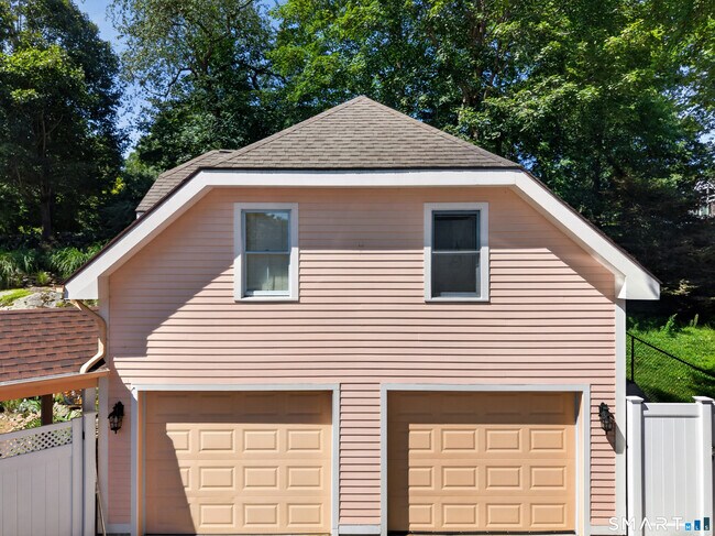 Building Photo - 427 Noank Rd