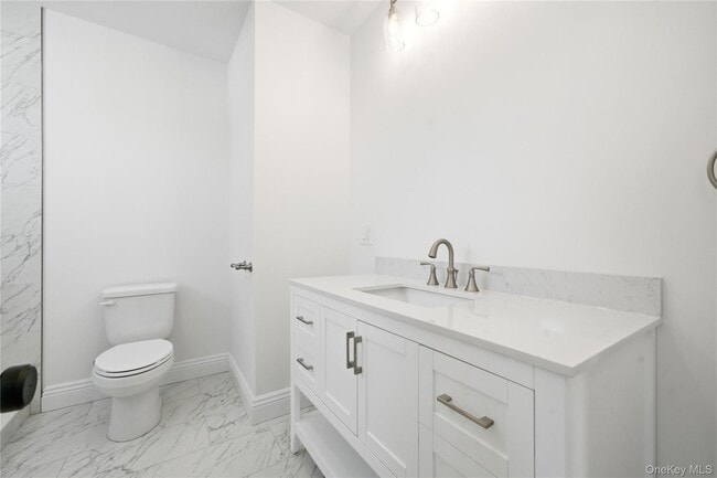 Building Photo - 13 W Hoffman Ave