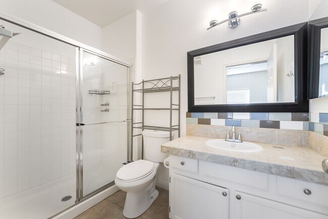 Building Photo - Stylish 3-Bedroom Condo in Silverado Ranch!
