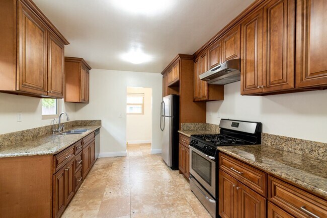Building Photo - Chester Duplex