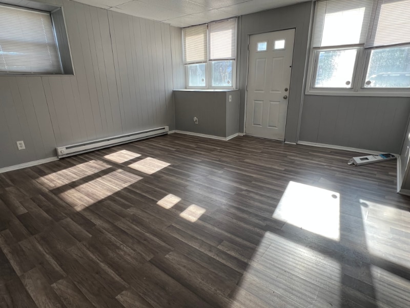 Building Photo - 403 25th St