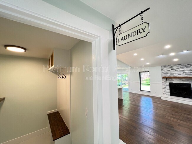 Building Photo - 1331 Buttercup Ct
