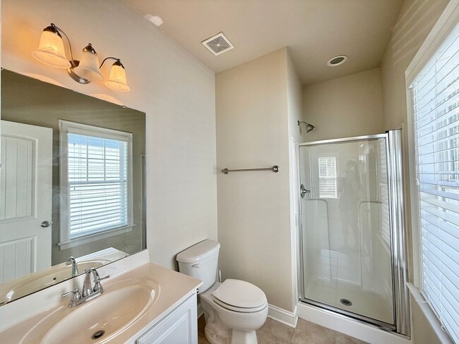 Building Photo - **OFFERING REFUNDABLE APPLICATION FEES & $150 MOVE IN PROMOTION** Modern 2BD, 2.5BA Raleigh Home ...