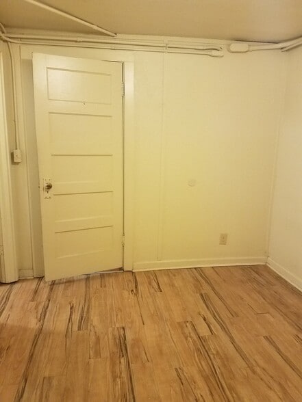 Bedroom - 3158 York St