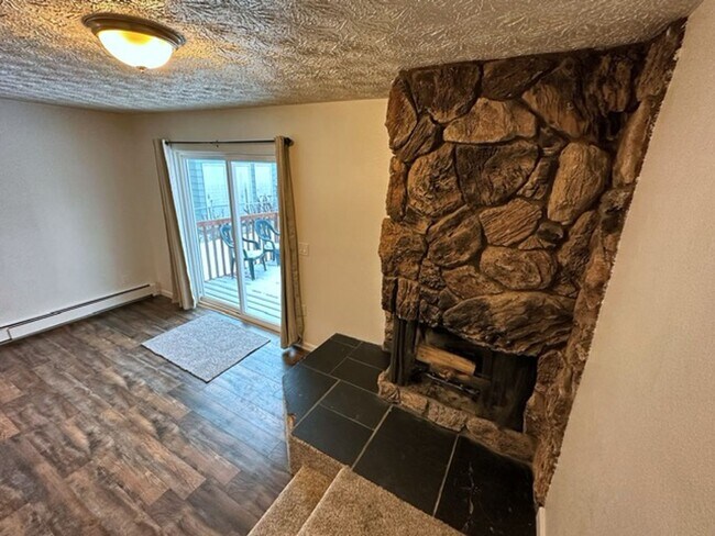 Building Photo - 3012 W 33rd Ave