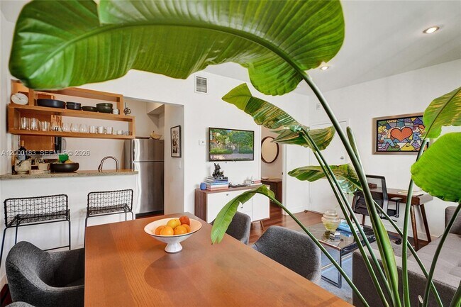 Building Photo - 815 Euclid Ave