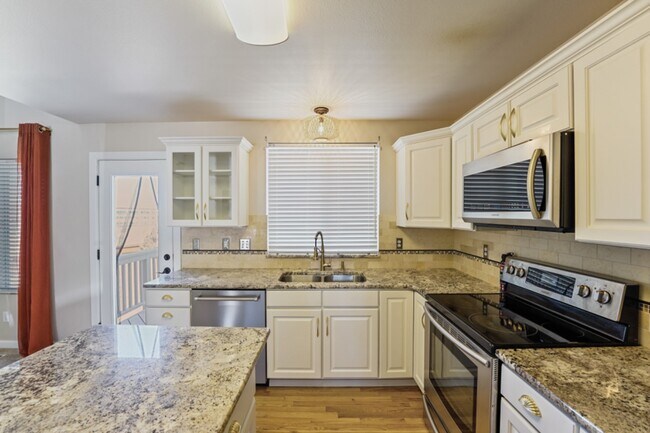 Building Photo - 9045 Aldersgate Ct