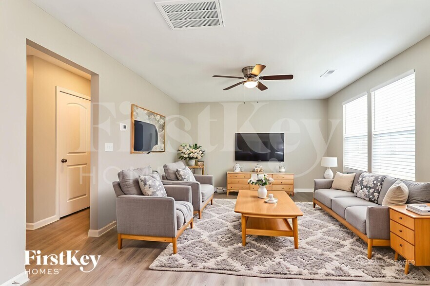 Building Photo - 217 Focus Ln