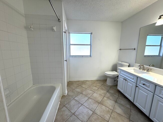 Building Photo - 7237 Bellingham Oaks Blvd