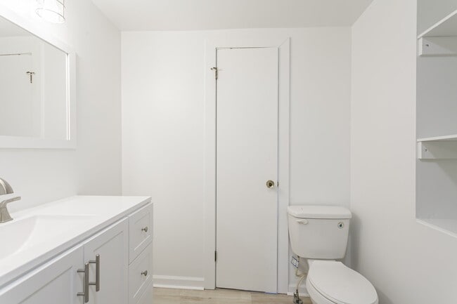 Building Photo - 26 Brockway Pl