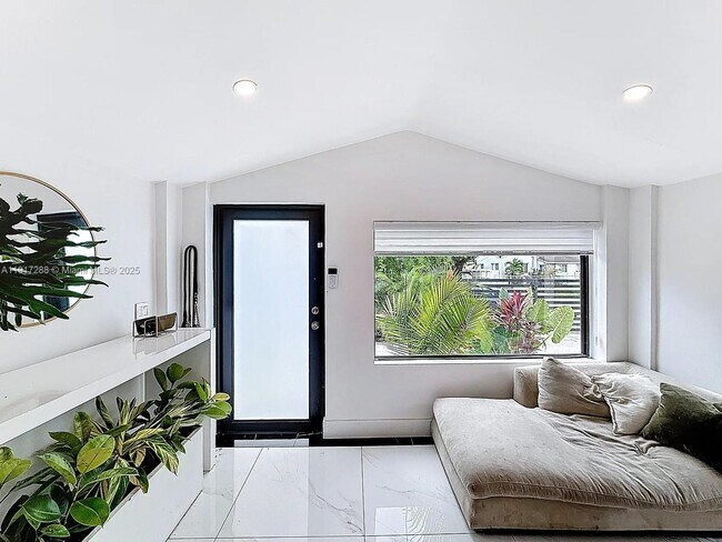 Building Photo - 1367 NW 41st St