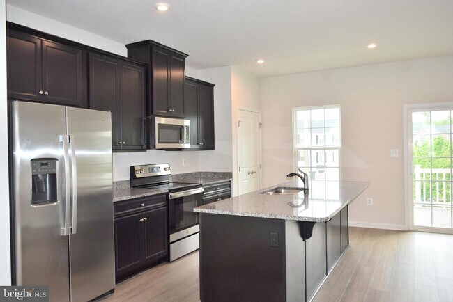 Building Photo - 8714 Upton Ln