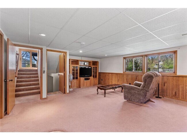 Building Photo - Stunning home located in the heart of Apple Valley *3 bed*2bath Available 10/1!