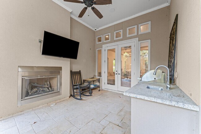 Building Photo - 102 La Vie Dr
