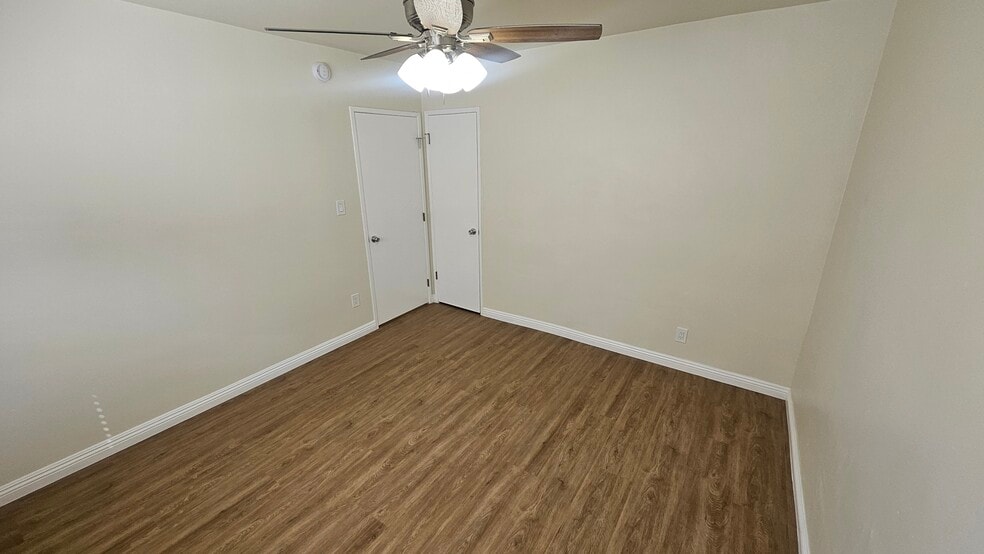 Building Photo - 815 Benton Wy