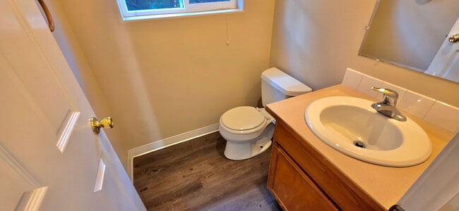 Building Photo - Modern 3-Bed Duplex with Hilltop Views and...