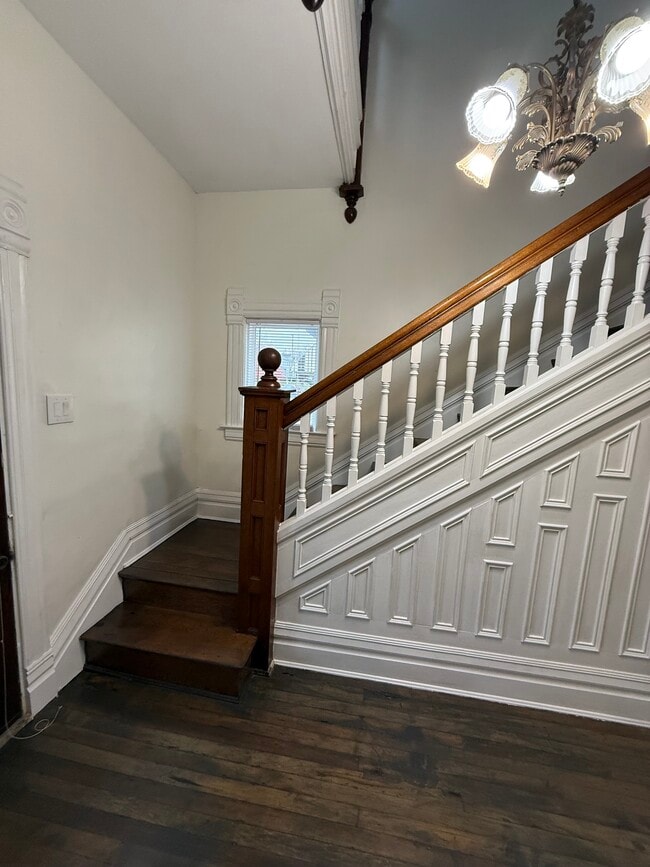 Building Photo - 1118 Kinneys Ln