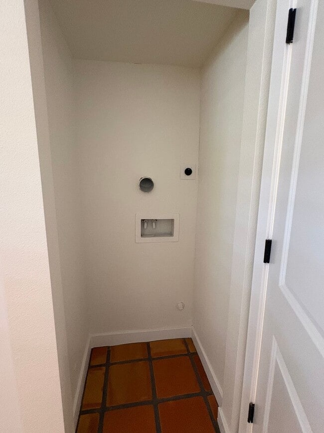 Building Photo - 817 S Melody Ln