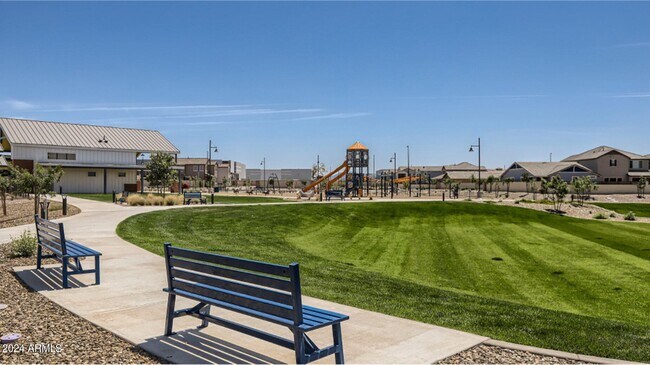 Building Photo - 4017 E Amoroso Dr