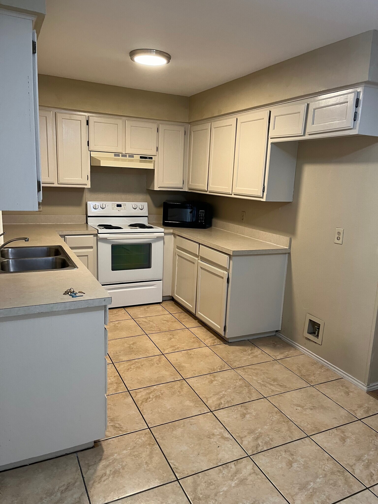 Kitchen - 1012 Irene St