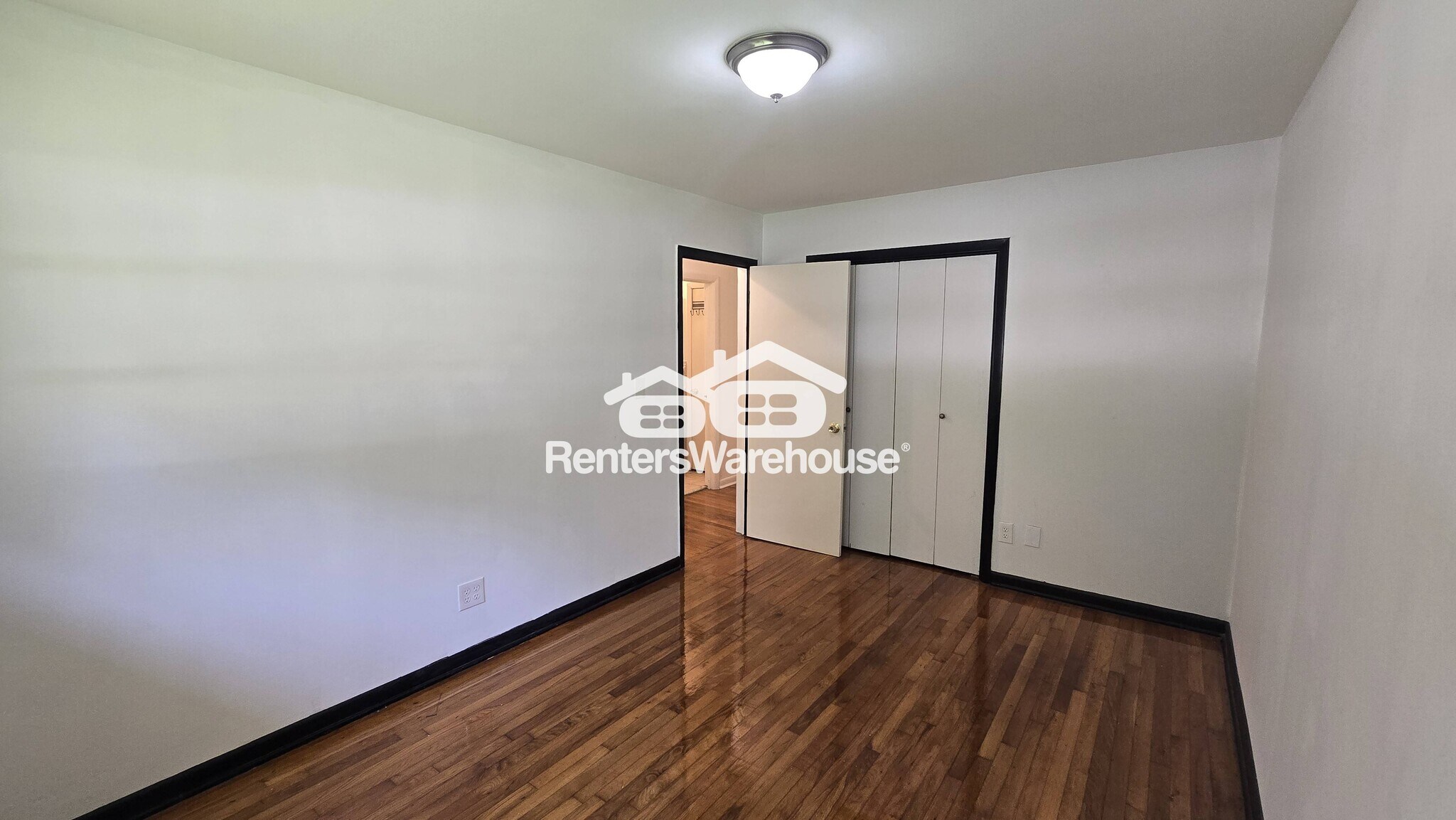 Building Photo - 3961 Lindsey Dr