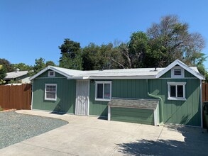 Building Photo - Tucked Away Antioch Home!