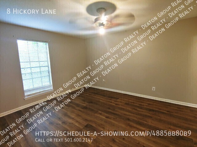 Building Photo - 8 Hickory Ln