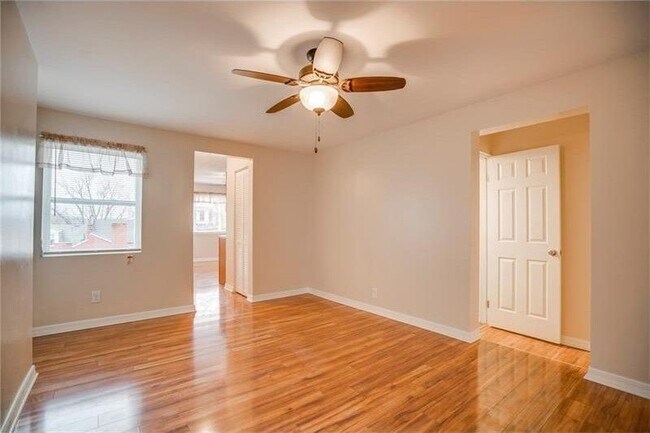 Building Photo - por1425