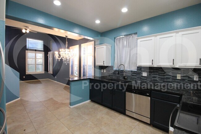 Building Photo - 1225 N 36th St