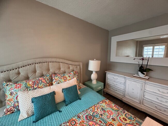 Building Photo - 33 S Gulfstream Ave