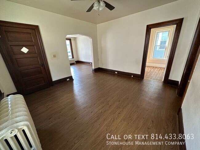 Building Photo - 544 E 24th St