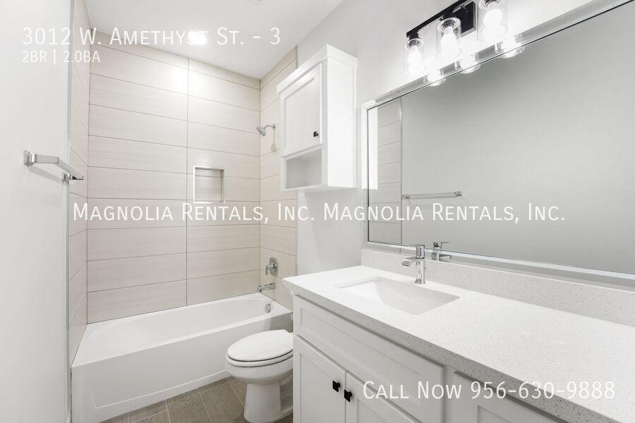 Building Photo - 3012 W Amethyst St