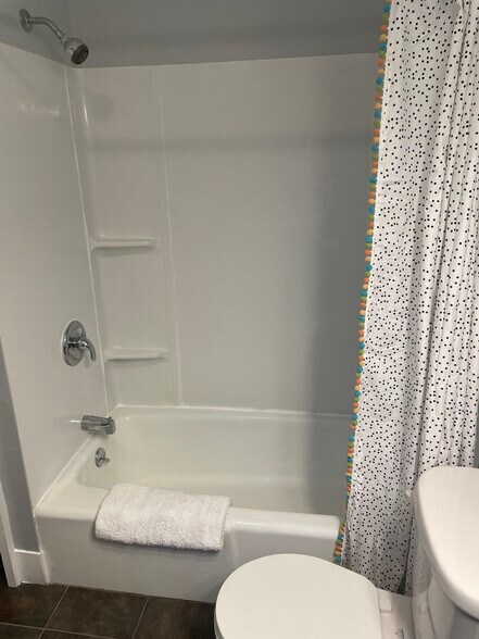 Building Photo - 7 1/2 Bacon St