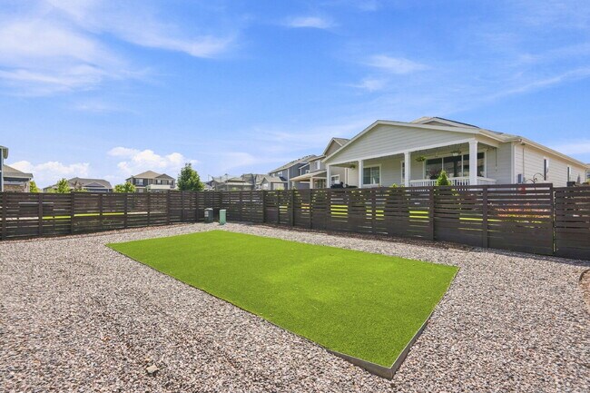 Building Photo - $2,845.95 with $300 Off the first month's rent, 4 Beds - 2.5 Baths, Single Family Home in Aurora ...