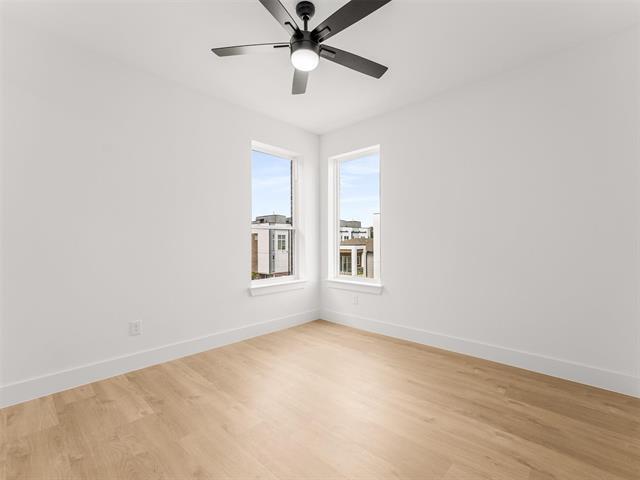 Building Photo - 2019 N Prairie Ave