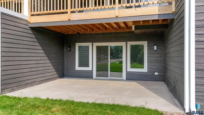 Building Photo - 1113 S Foss Ave