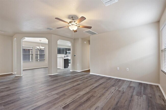 Building Photo - 1617 Anise Dr