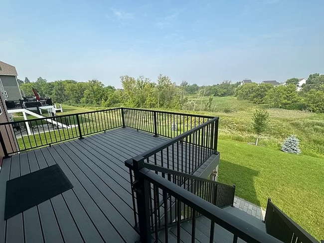 Building Photo - Gorgeous 5 Bedroom, 3.5 Bath Single Family...