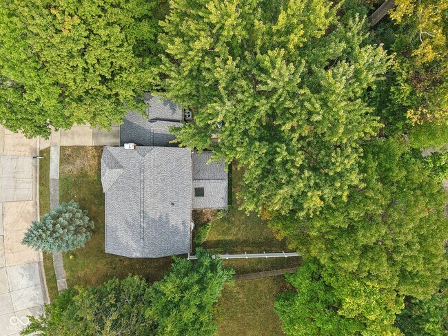 Building Photo - 521 Thornberry Dr