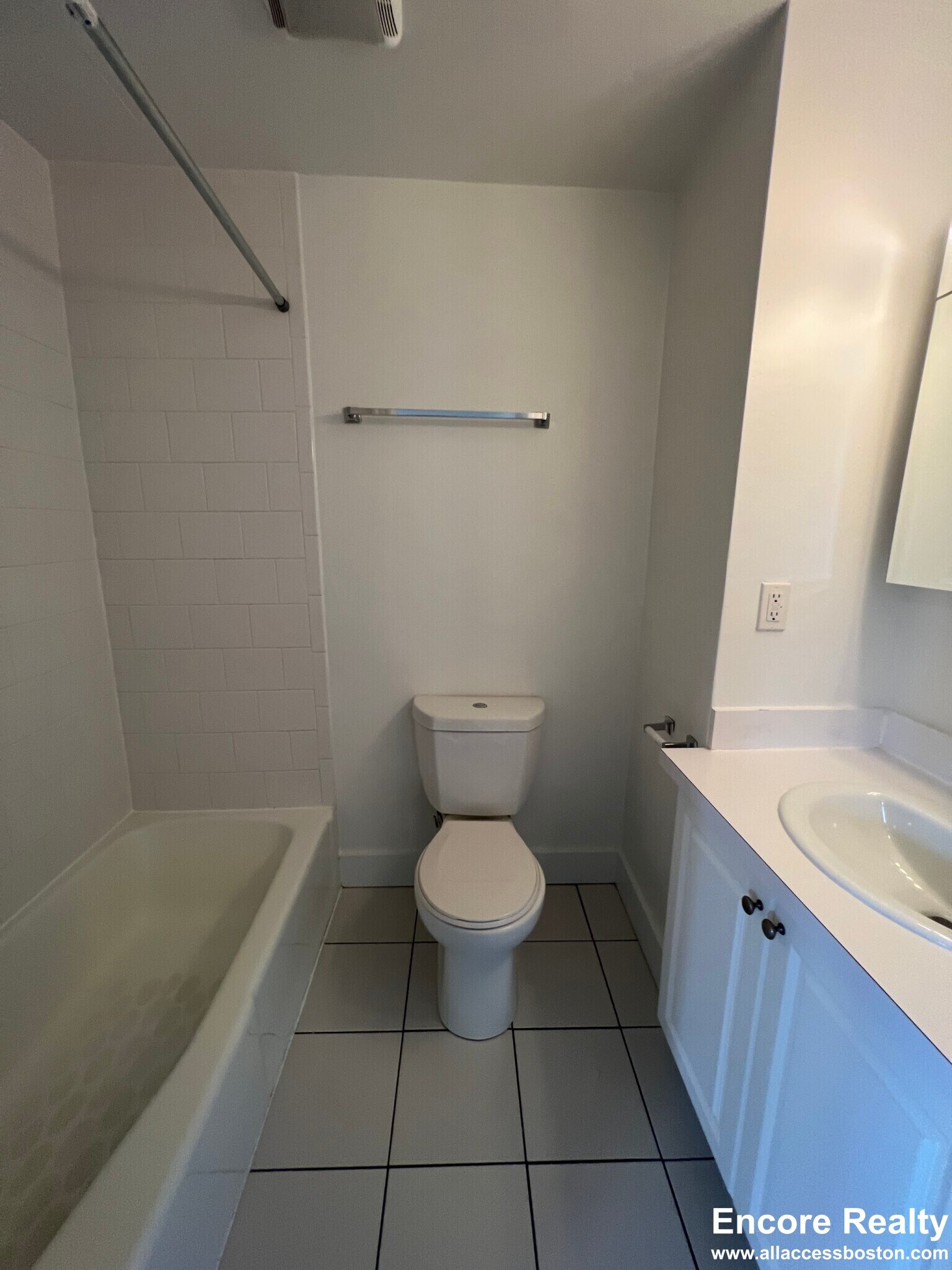 Building Photo - 3 Langdon St