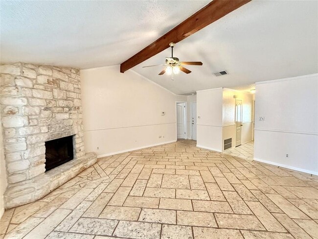 Building Photo - 710 Riverwood Dr