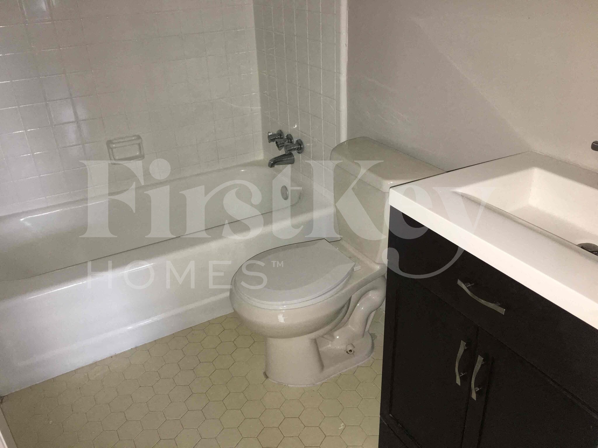 Building Photo - 965 Sugar Creek Dr SE