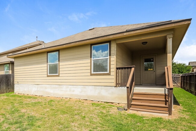 Building Photo - 2503 Barbwire Way