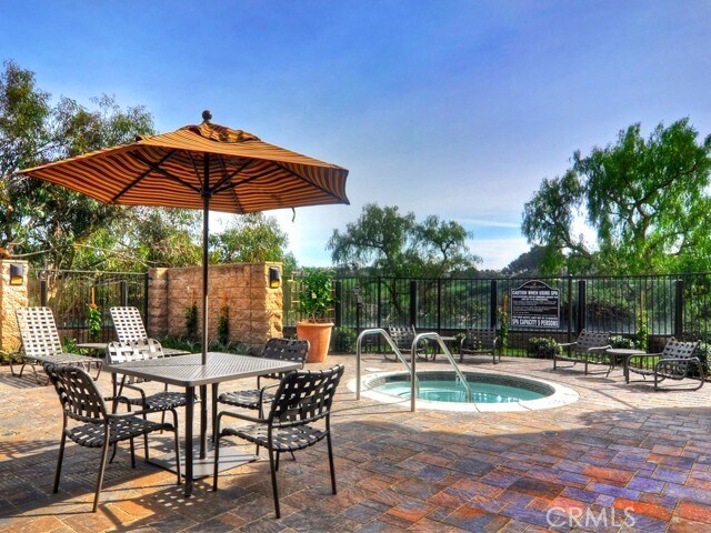 Building Photo - 70 Corniche Dr