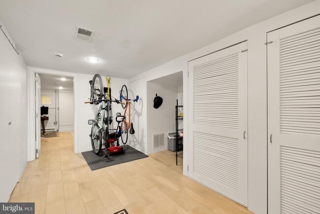 Building Photo - 407 Delafield Pl NW