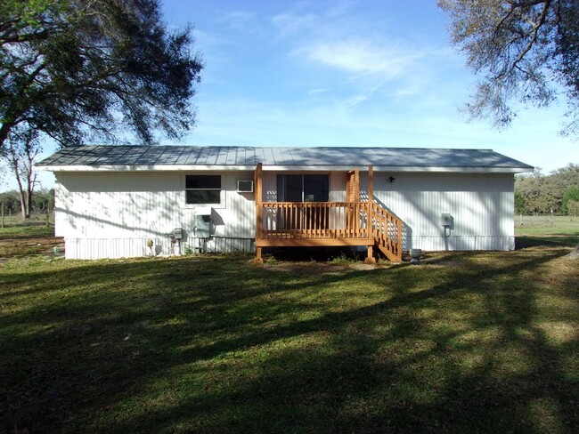 Building Photo - Adorable 2 Bedroom Mobile