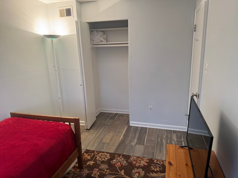 Building Photo - 14824 Palmerston Sq