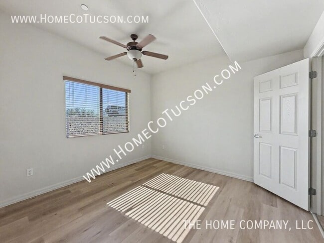 Building Photo - 5544 N Palo Verde Vista Pl